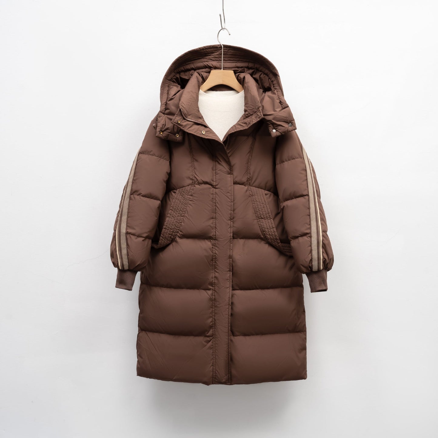 Street-wave Women Insulated Winter Coat With Functional Pockets And Adjustable Hood