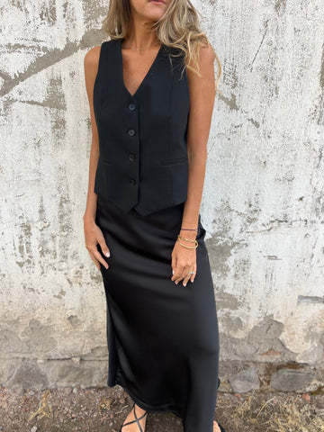 Street-wave Elegant Women Vest For Modern Women Versatile Chic Fit And Premium Comfort
