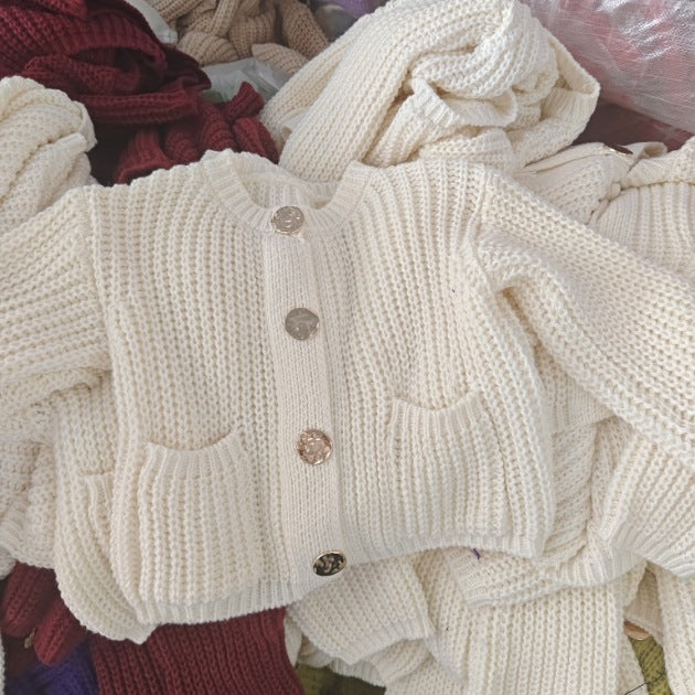 Street-Wave Womens Cozy Chunky Knit Cardigan With Decorative Buttons And Pockets