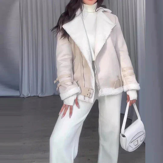 Street-Wave Winter Jacket With Wide Lapels For Women Warm And Elegant Outerwear For Everyday Style