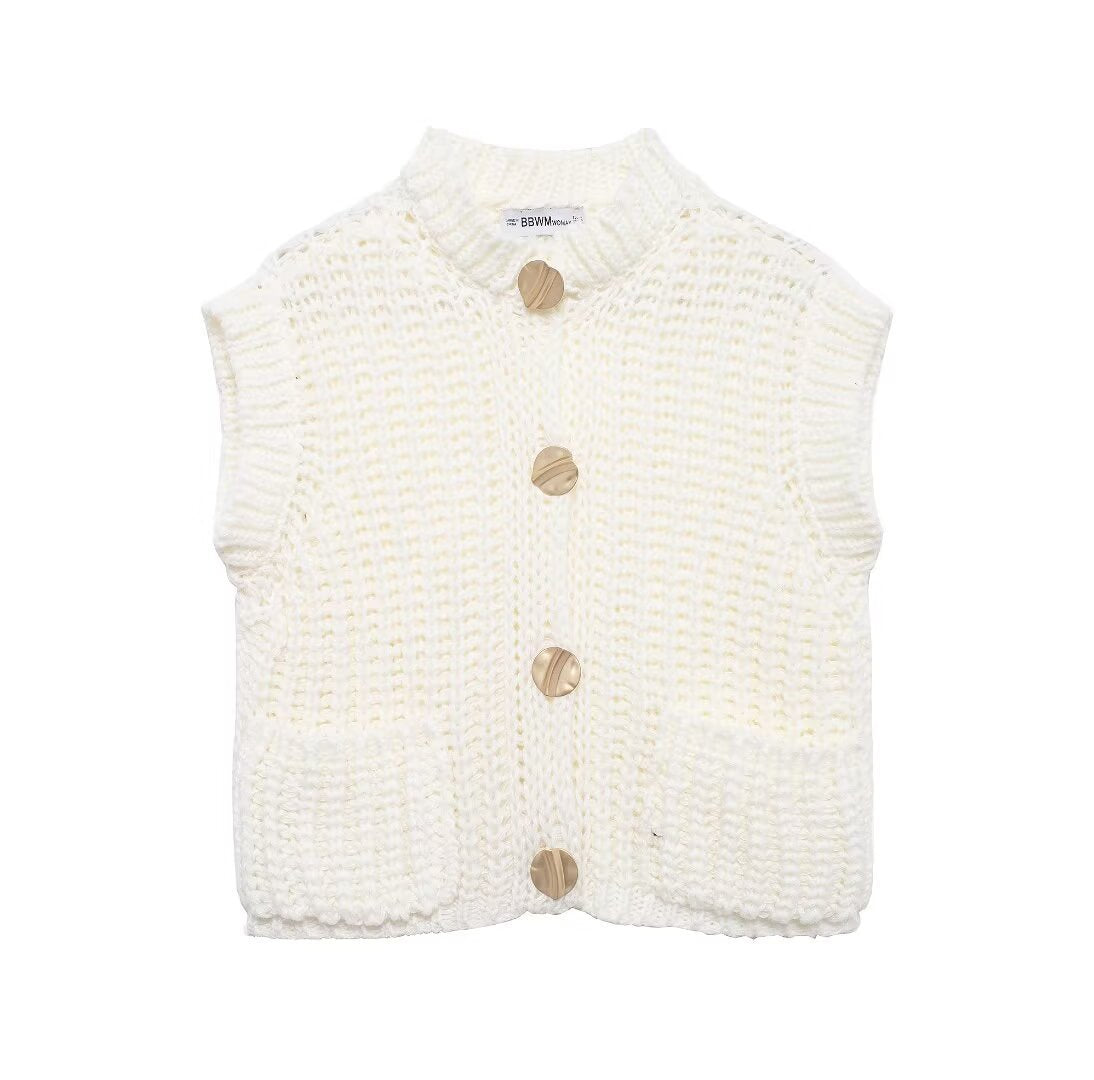Street Wave Womens Cozy Knitted Vest With Large Buttons And Practical Pockets For Everyday Comfort