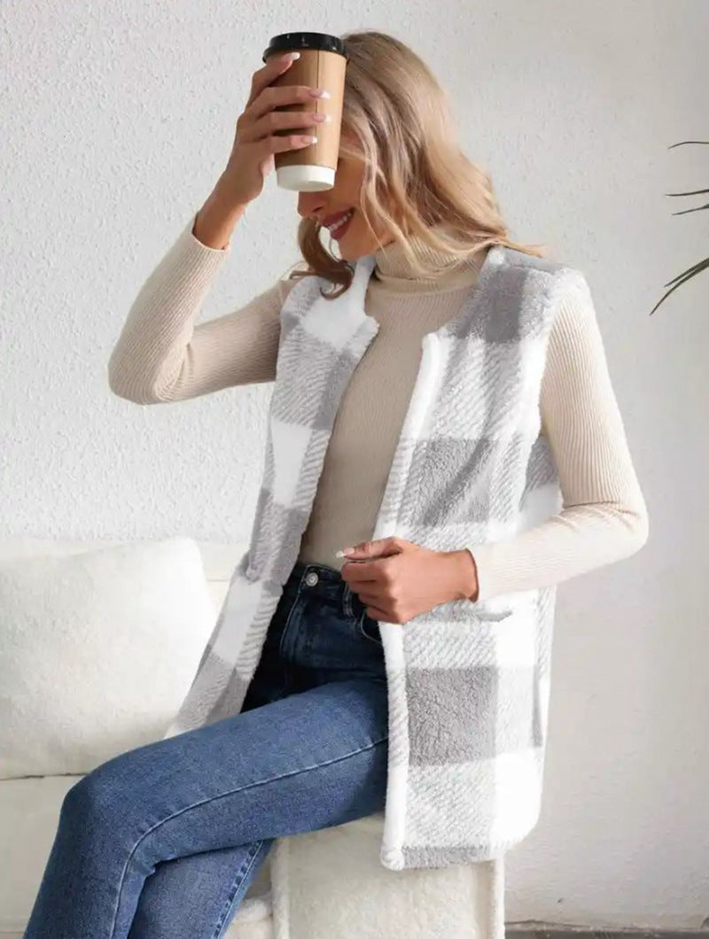Street-wave Women's Cozy Plaid Fleece Vest for Easy Layering Warmth and Casual Style