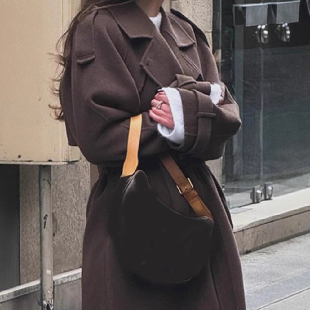 Street-Wave Womens Oversize Winter Coat With Elegant Lapels And Practical Pockets