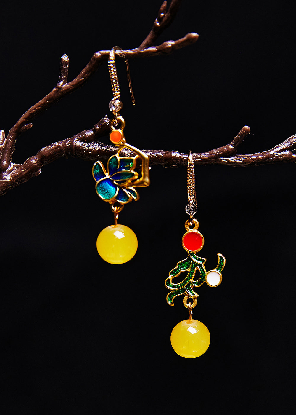 Boucles d'oreilles pendantes asymétriques en cire d'abeille, Design original - Street-Wave