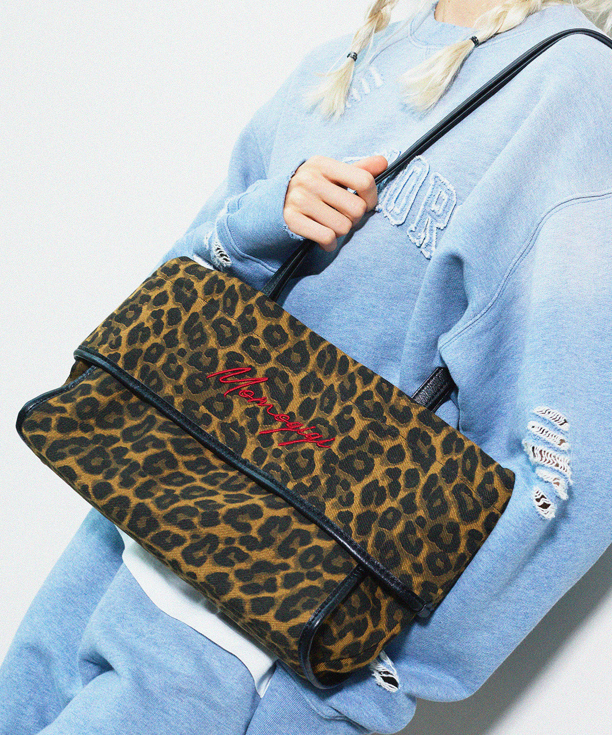 Sac à bandoulière en toile brodée léopard au design original - Street-Wave