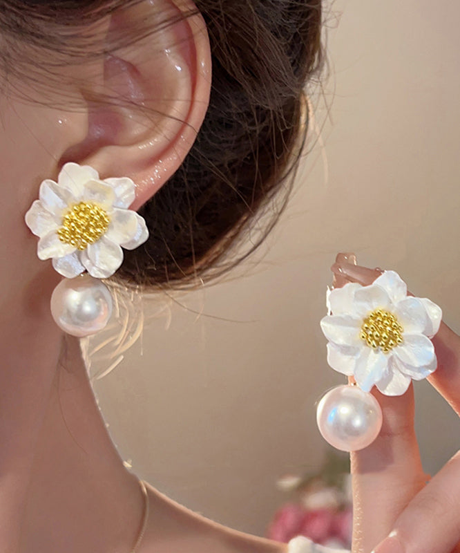 Boucles d'oreilles à tige en alliage acrylique blanc au design original, motif floral et perles - Street-Wave