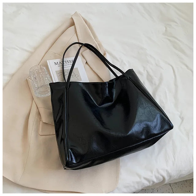 Street-Wave Leather Handbag Bordeaux For Modern Women Soft Luxury Leather With Spacious Interior