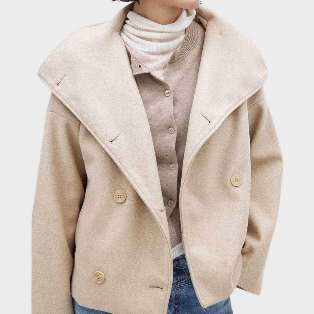 Women's Short Coat with Insulated Design and Zipper Closure