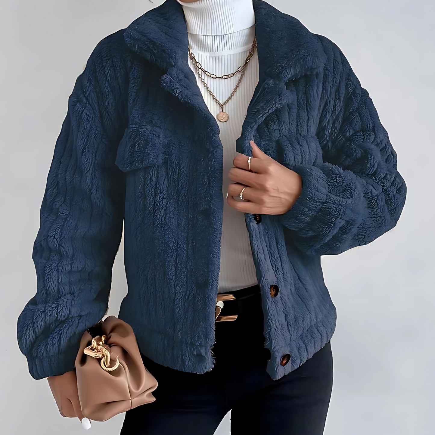 Street-Wave Teddy Jacket For Women Soft Plush Warmth With Handy Pockets Cozy Winter Essential