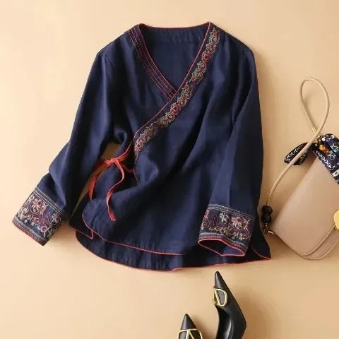 Women's Patterned Blouse with Relaxed Fit and Lightweight Fabric