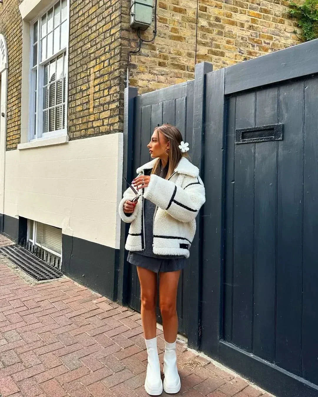 Street-wave Sherpa Coat for Women Classic Stand Collar Warm Cozy Luxury Outerwear