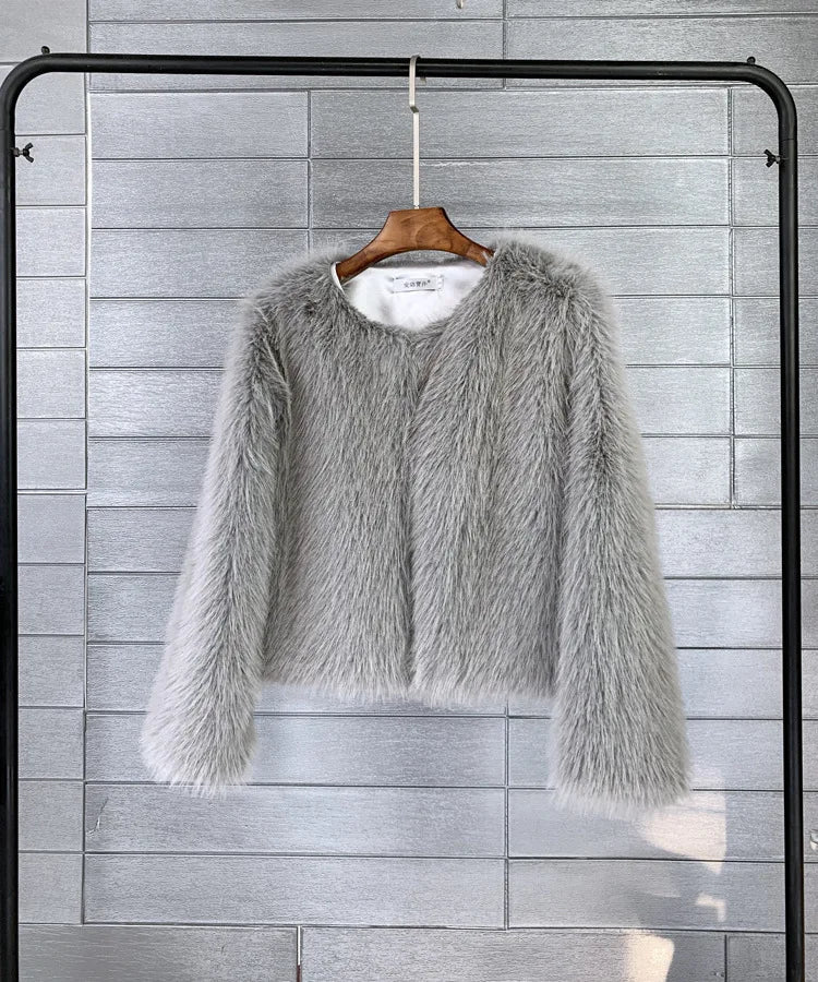Street-Wave Plush Fur Coat For Women Warm Cozy Glamorous Lamb Fur Lined Luxe Comfort