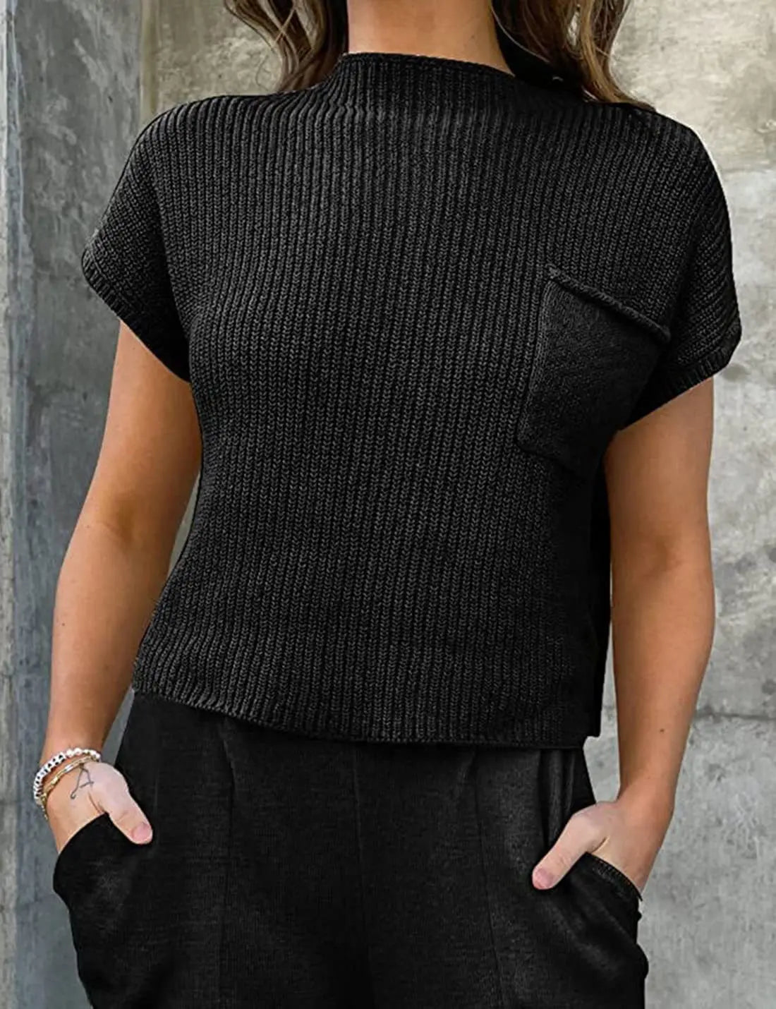 Street-Wave Knit Cardigan Vest For Women Warm Flattering Fit With Pocket Casual Winter Layering Essential