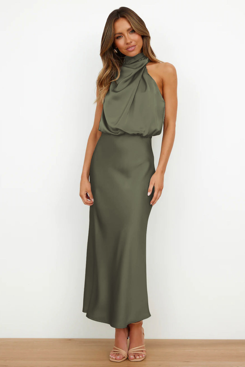Women's Halter Evening Dress with Open Back and Floor-Length Design