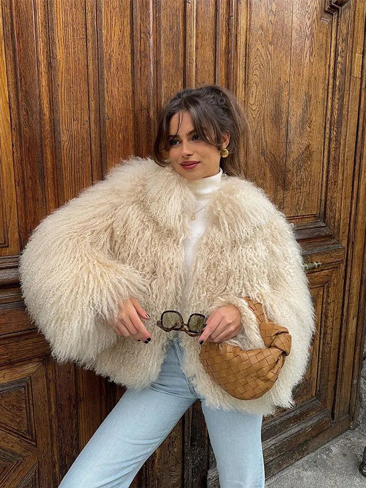 Street-Wave Faux Fur Coat For Women Warm Statement Outerwear With Plush Texture Luxe