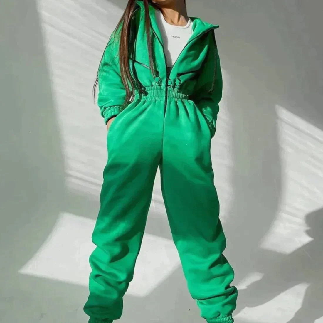 Street-wave Fleece-Lined Winter Jumpsuit For Confident Women Cozy One-Piece Tracksuit With Ultra Soft Comfort