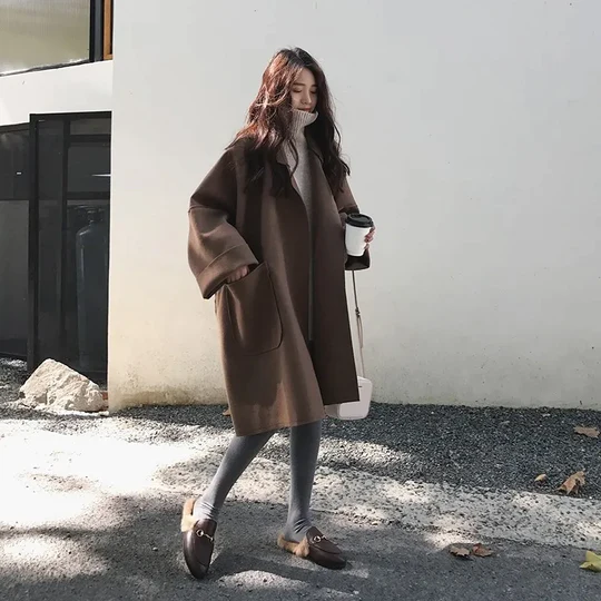 Street-Wave Classic Coat For Women Timeless Elegance Outerwear Versatile Cozy Fit