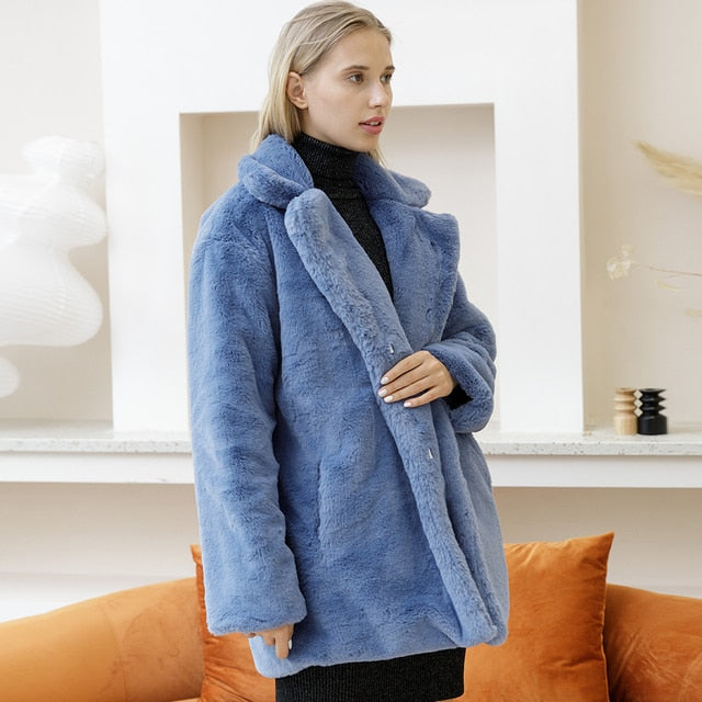 Street Wave White Faux Fur Coat For Women Ultra Soft Warmth And Timeless Style For Modern Streetwear