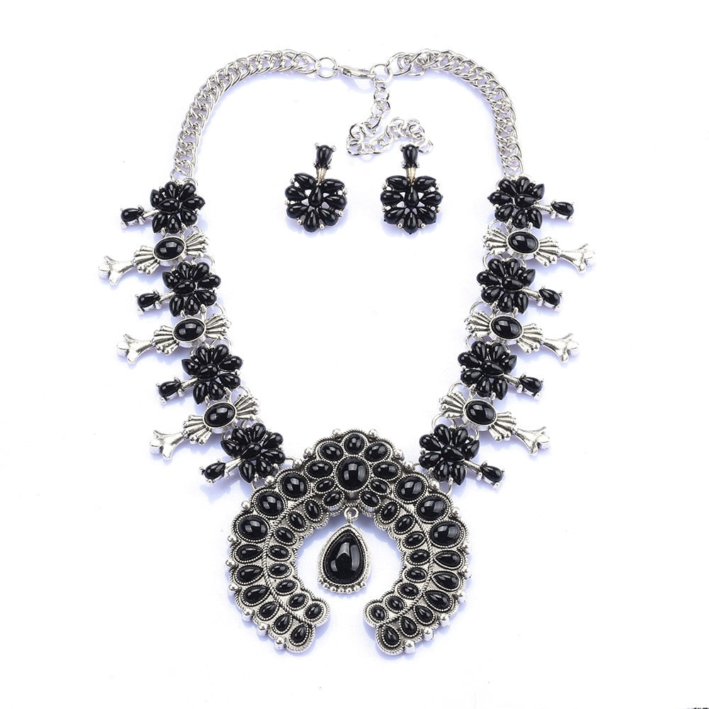 Women's Necklace Set with Turquoise Accents and Floral Design