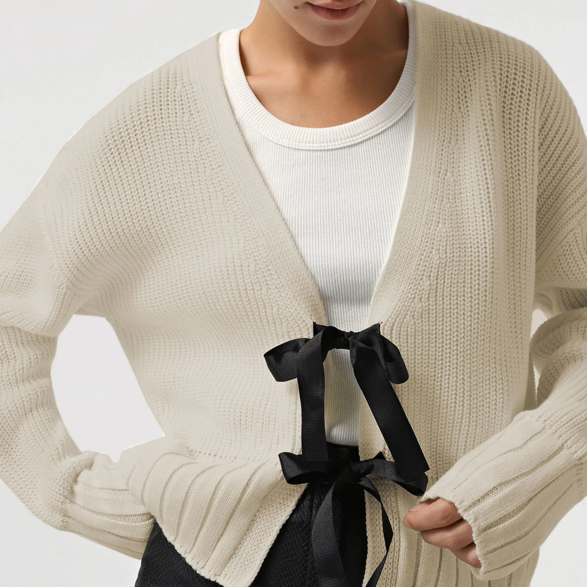 Street Wave This Beat Cardigan For Women Relaxed Comfort Elegant Bow Detail Premium Knit