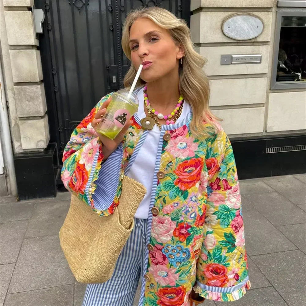 Street-wave Floral Quilted Jacket For Women With Playful Pattern And Cozy Comfort