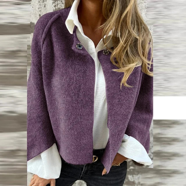 Street-wave Elara Short Buttoned Jacket for Women Chic Modern Cropped Outerwear with Comfortable Fabric