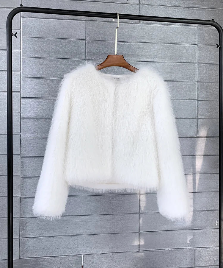 Street-Wave Plush Fur Coat For Women Warm Cozy Glamorous Lamb Fur Lined Luxe Comfort