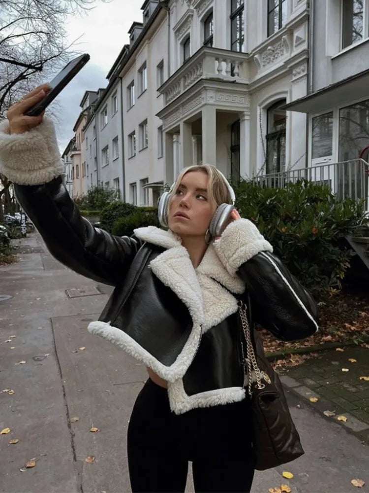Street-Wave Reversible Jacket For Women With Cozy Shearling Lining For All Winter Days
