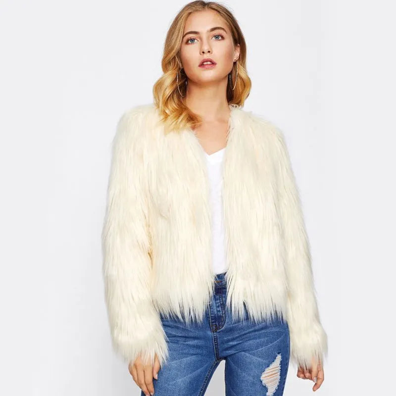 Street-Wave Soft Faux Fur Coat For Women Chic Cozy Charm Outerwear For Cold Days And Elegant Evenings