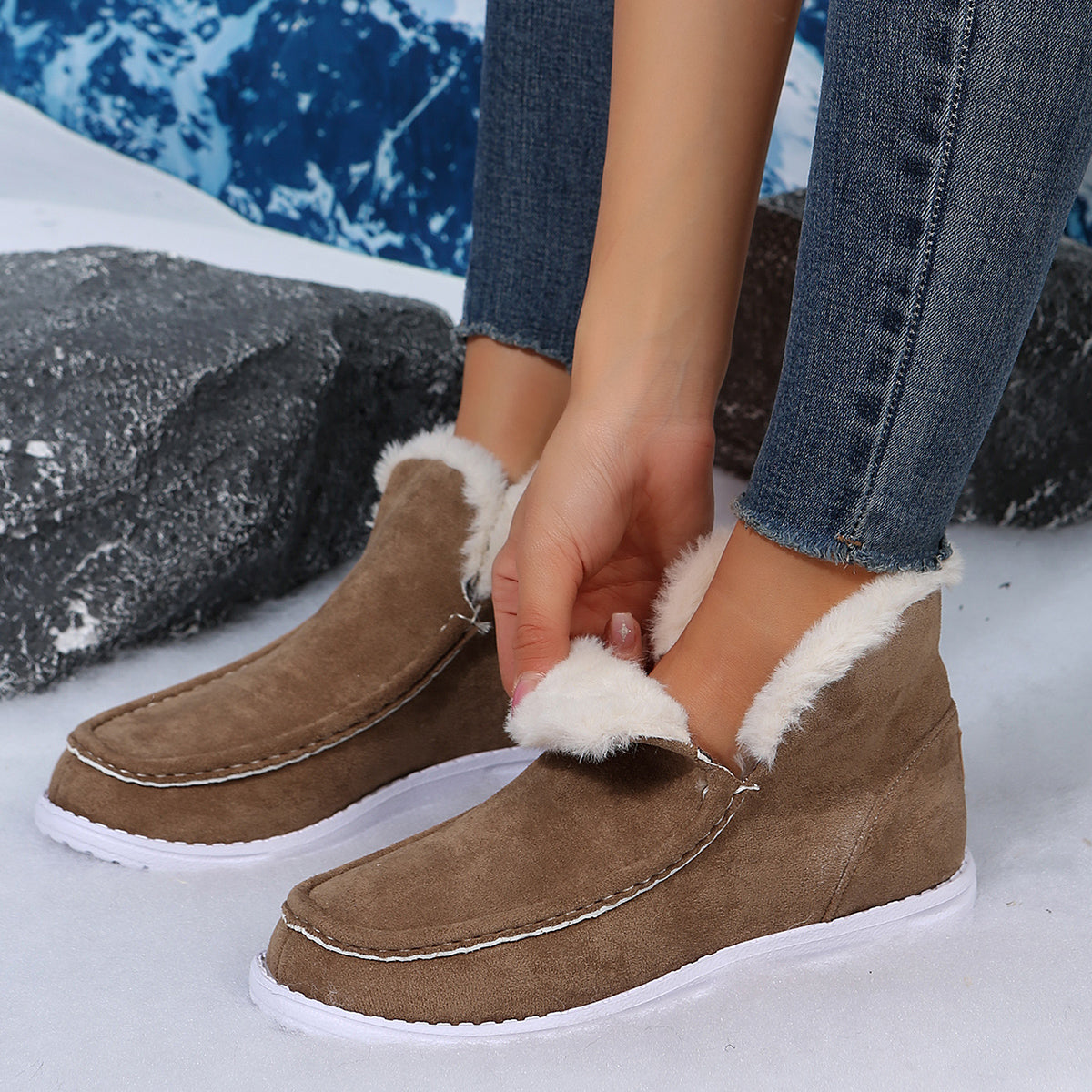 Street-Wave Flat Snow Boots Womens With Shearling Lining For Cozy Winter Comfort