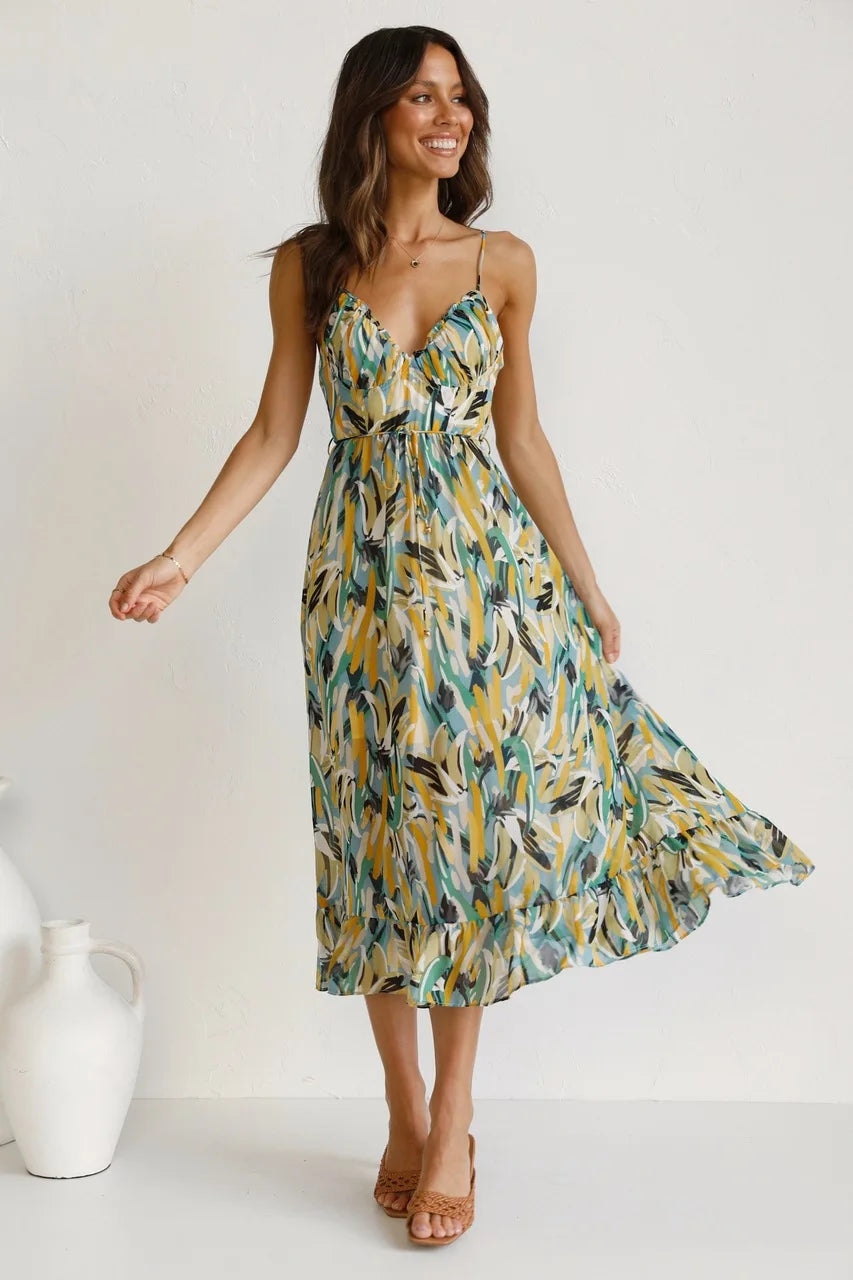 Women's Tropical Style Dress with Flattering Cut and Versatile Design