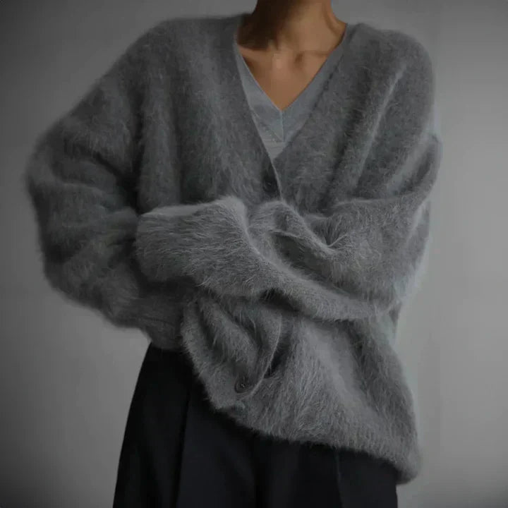 Street-Wave Soft Wool Cardigan for Women Luxuriously Cozy Handcrafted Comfort Everyday Essential