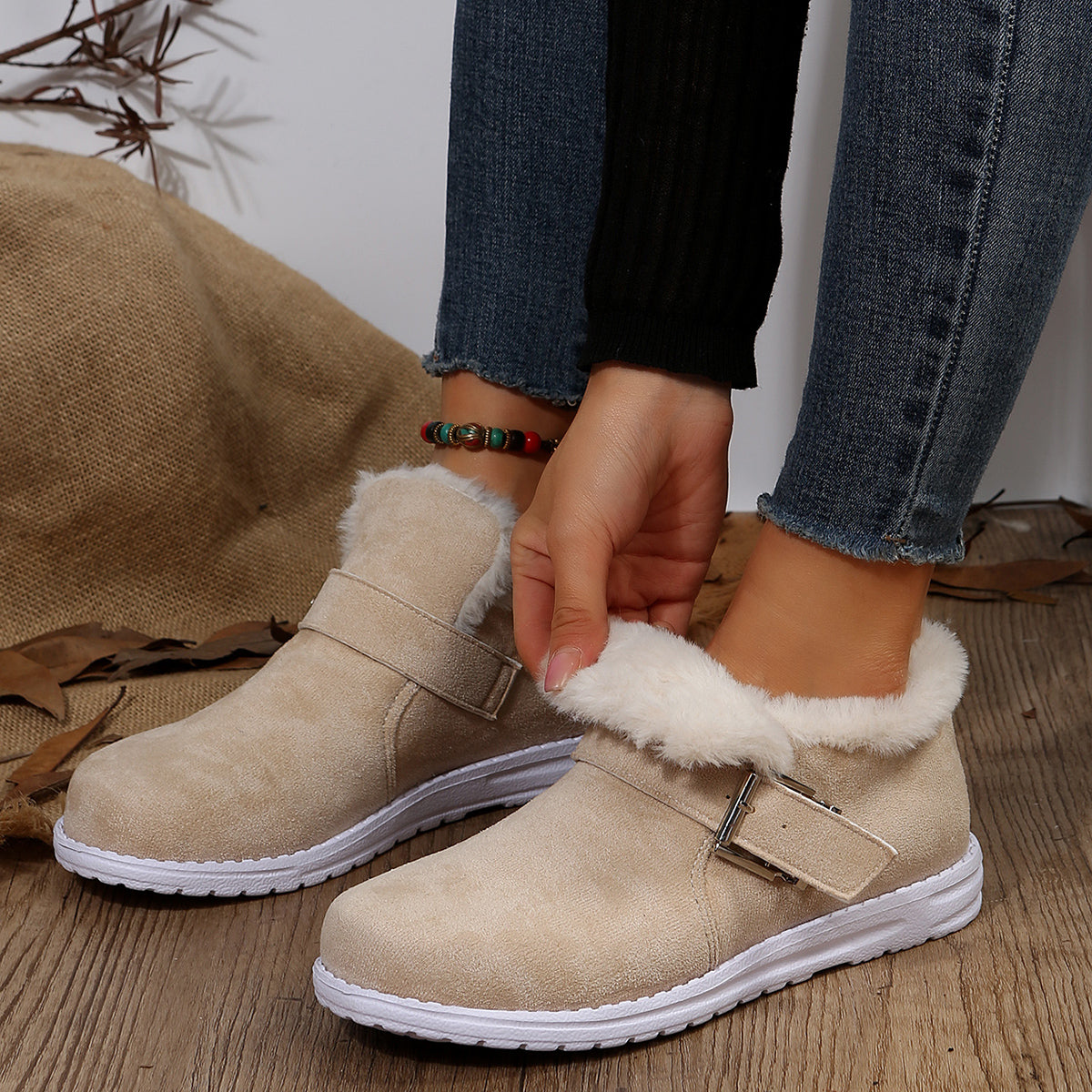 Street-Wave Flat Snow Boots Womens With Shearling Lining For Cozy Winter Comfort