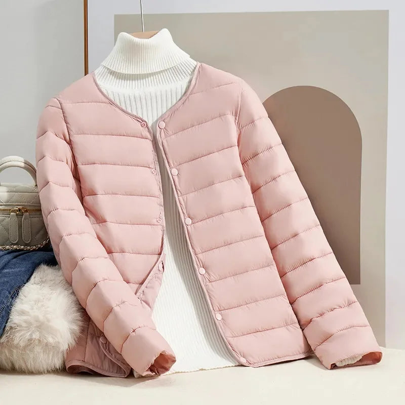 Street-wave Lightweight Down Jacket for Women Slim Fit Warmth Without Bulk Ideal for Transitional Weather Comfort