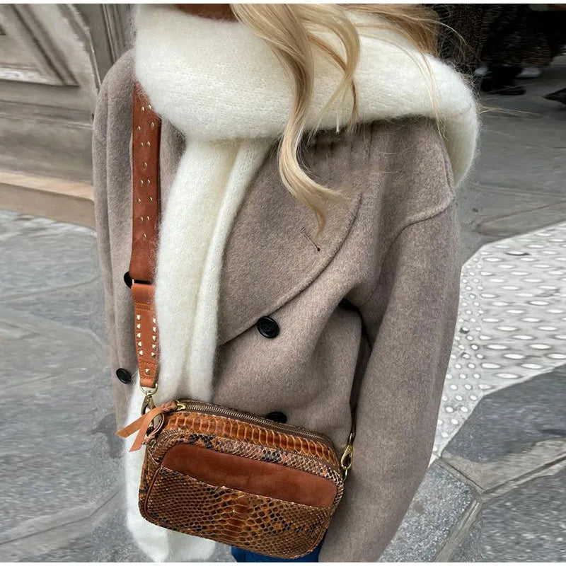 Street-Wave Wool Trench Coat For Women Waterproof Warmth And Style, Elegant Outerwear For Adventurous Urbanites