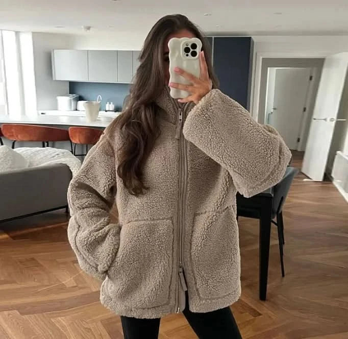 Street-wave Sherpa Coat for Women Classic Stand Collar Warm Cozy Luxury Outerwear