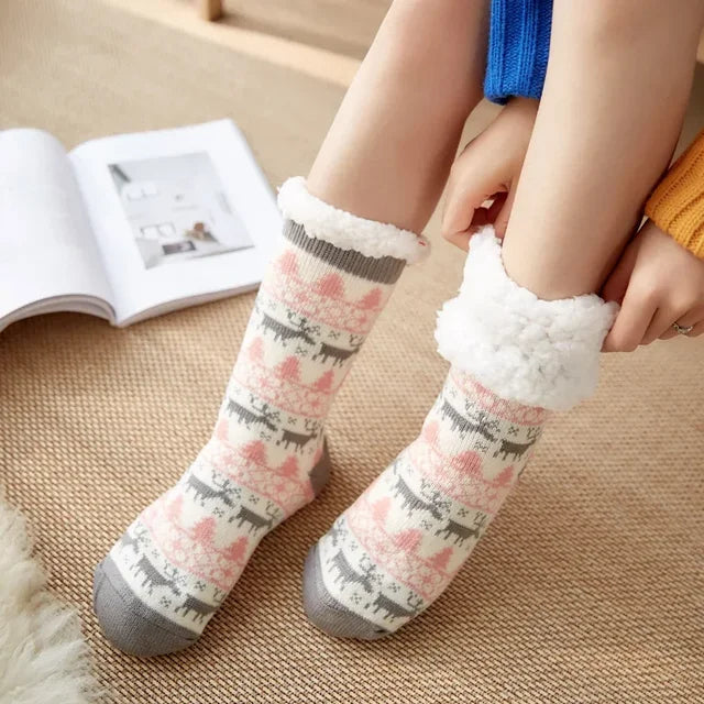 Street-wave Christmas Socks For Kids Warm Cozy Festive Santa Design With Plush Cuff