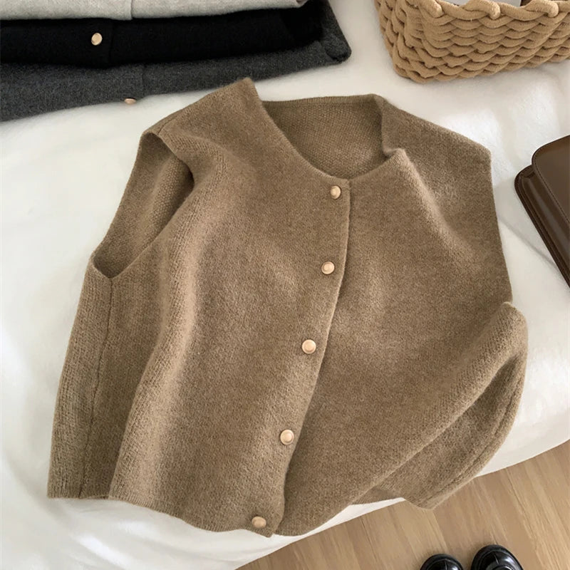 Street-Wave Hearthside Knit Vest for Women Cozy Yarn Knit Sleeveless Button Front Top