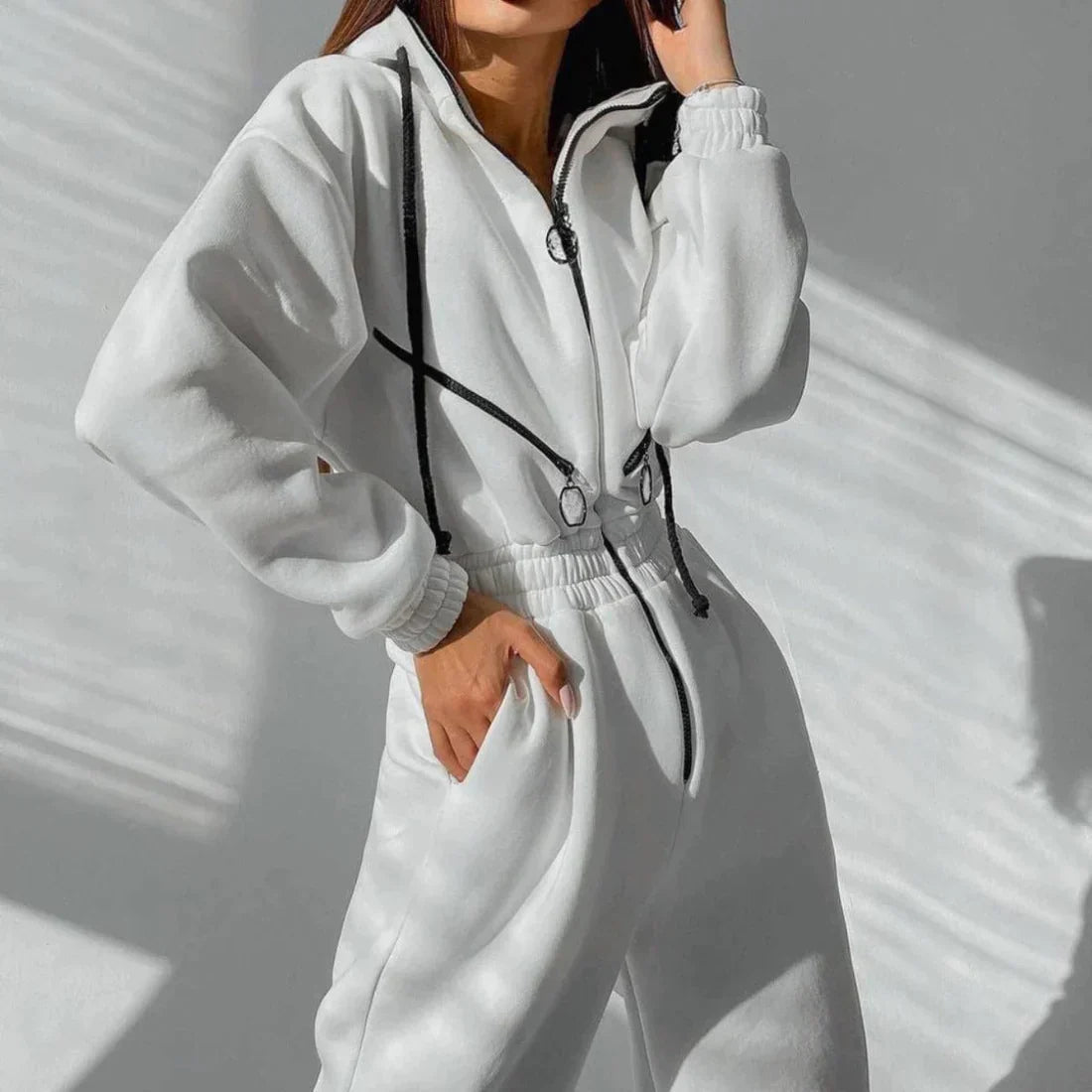 Street-wave Fleece-Lined Winter Jumpsuit For Confident Women Cozy One-Piece Tracksuit With Ultra Soft Comfort