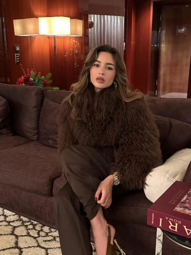 Street-Wave Faux Fur Coat For Women Warm Statement Outerwear With Plush Texture Luxe