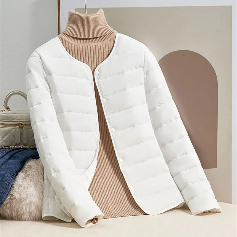 Street-wave Lightweight Down Jacket for Women Slim Fit Warmth Without Bulk Ideal for Transitional Weather Comfort