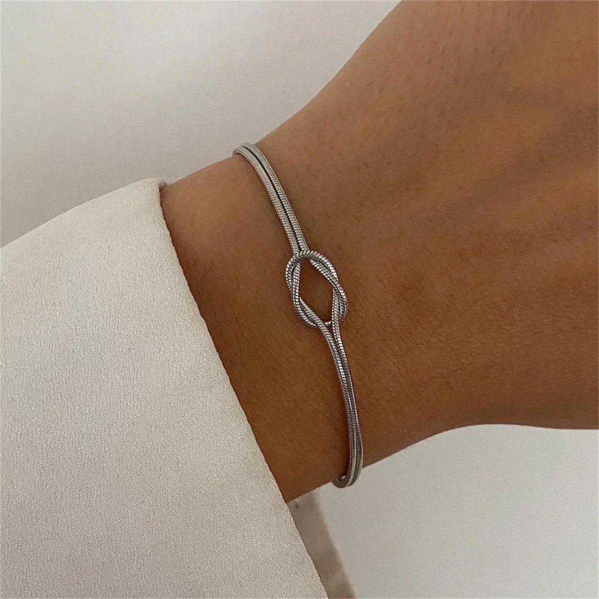 Moonkissed Valentine Link Bracelet Gold Plated Stainless Steel With Delicate Knot