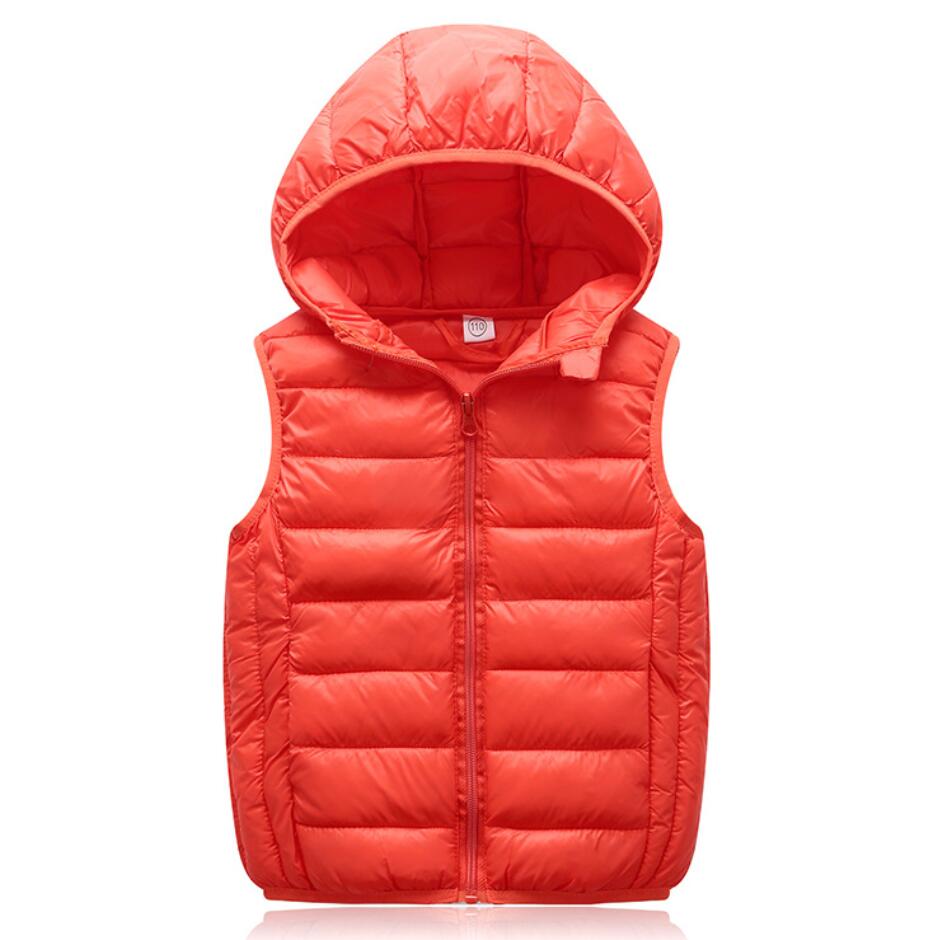 Street-Wave Hooded Puffer Vest for Women Lightweight Warmth Zip Front Cozy Fit for Outdoor Activities