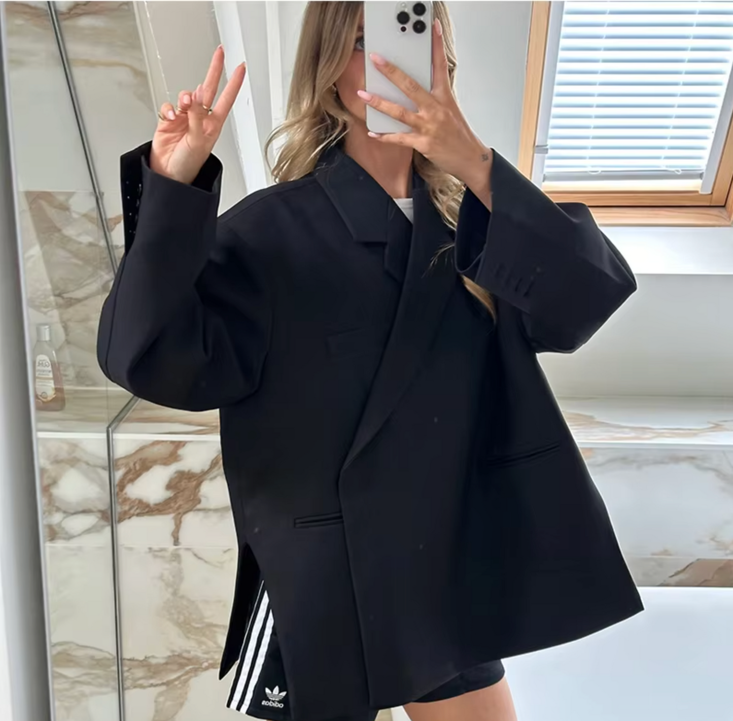 Street-Wave Oversized Women's Blazer Luxe Structured Fabric Button Closure Versatile For Workwear