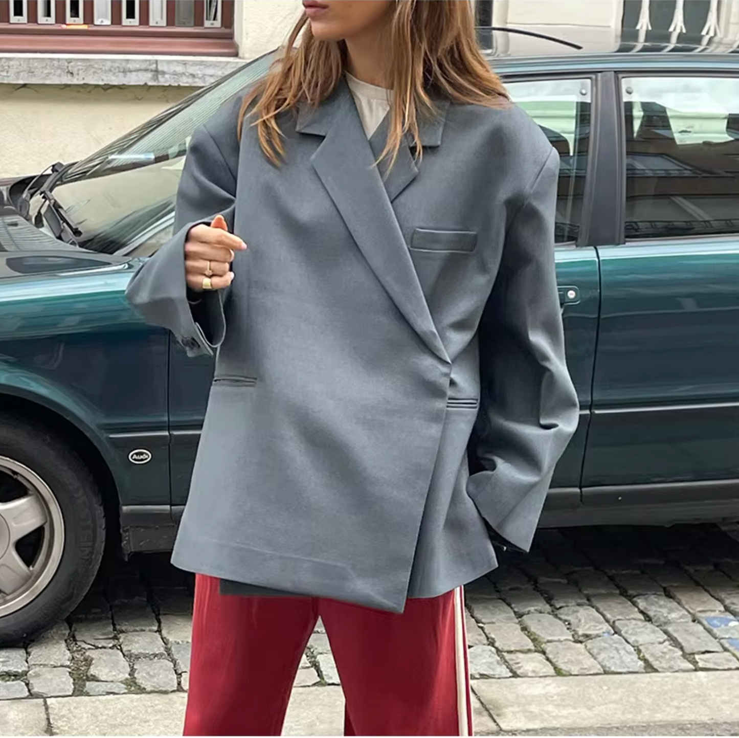 Street-Wave Oversized Women's Blazer Luxe Structured Fabric Button Closure Versatile For Workwear