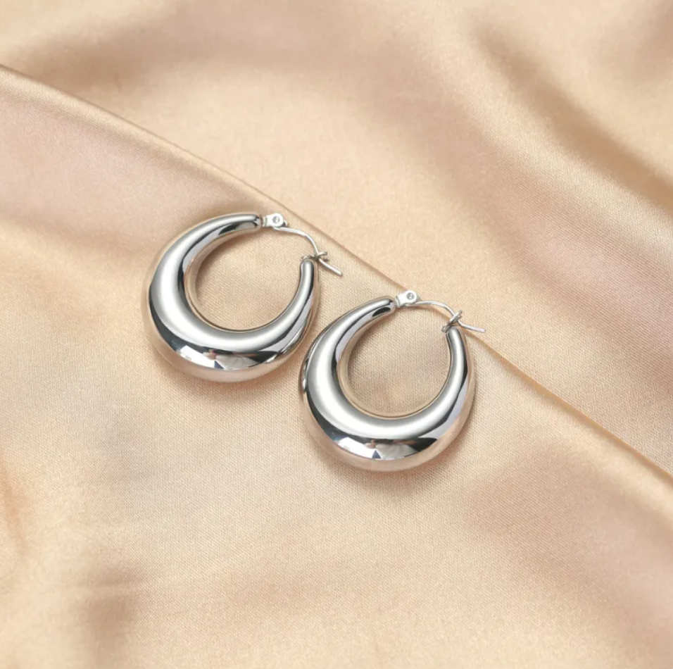 Street-Wave Gold Hoop Earrings For Women In Old Money Style 18K Gold Plated Stainless Steel