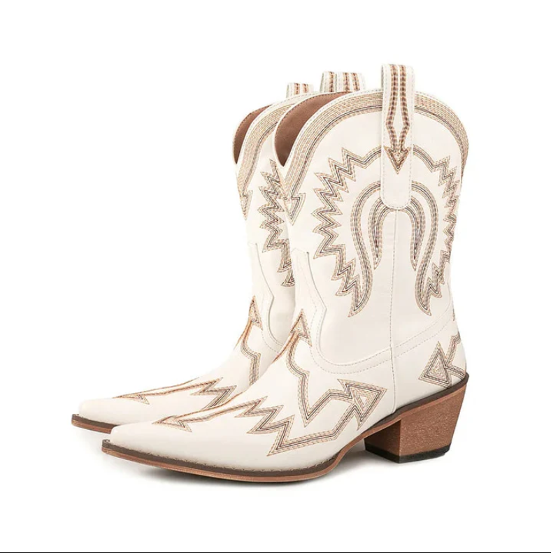 Street-Wave Leather Western Cowboy Boots For Women Classic Style With All Day Comfort And Durability