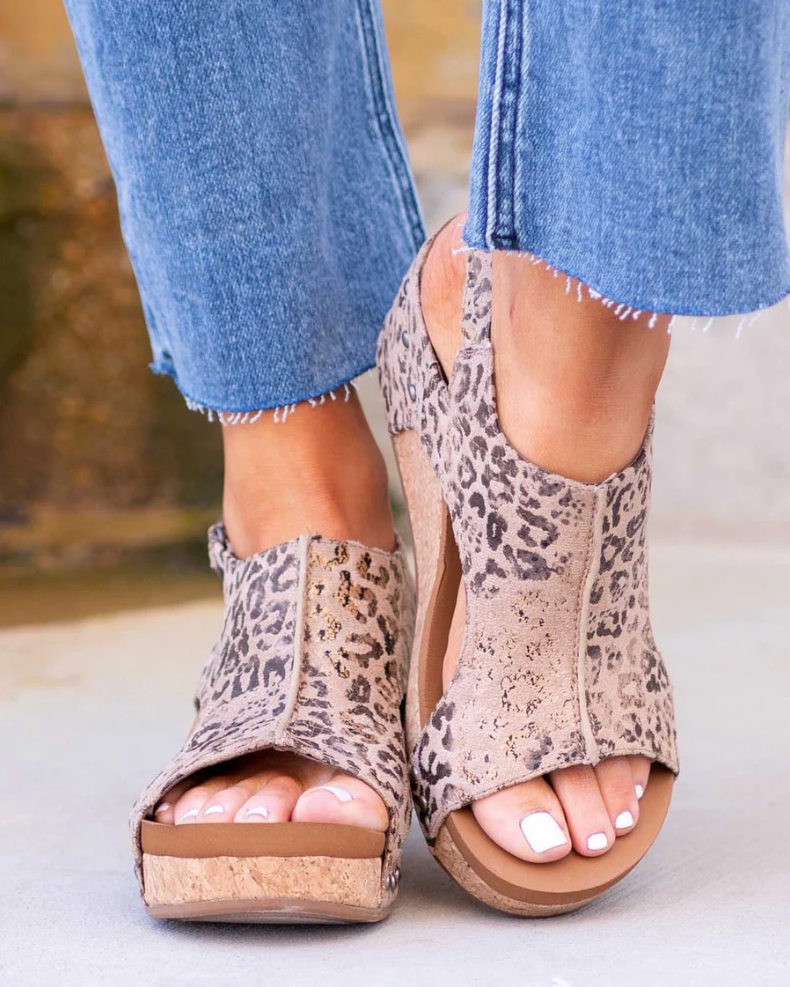 Street-wave Women's Ergonomic Sandals For All-Day Comfort And Support With Cushioned Footbed
