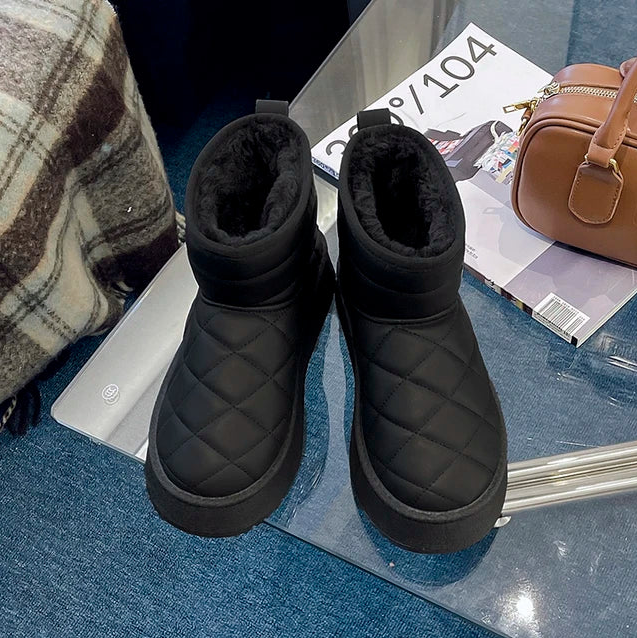 Street-wave Cozy Plush Winter Boots For Women With Insulated Warmth And Durable Quilted Design