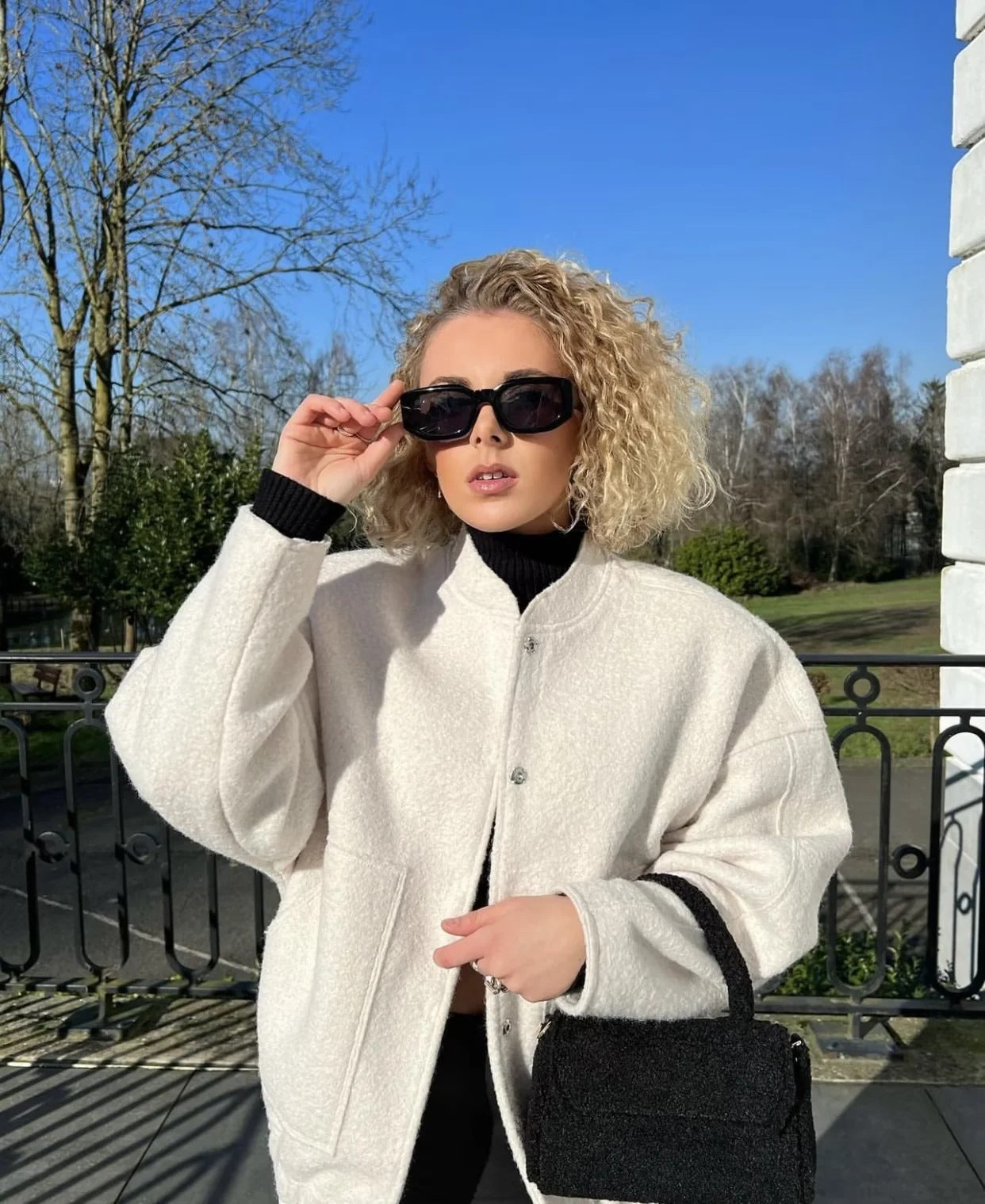 Street-wave Women's Oversized Coat With Hidden Front Buttons And Cozy Pockets For Everyday City Wear